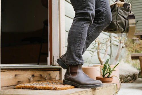 Lifestyle Men 10 image of Blundstone Men's Originals #500 in Stout Brown