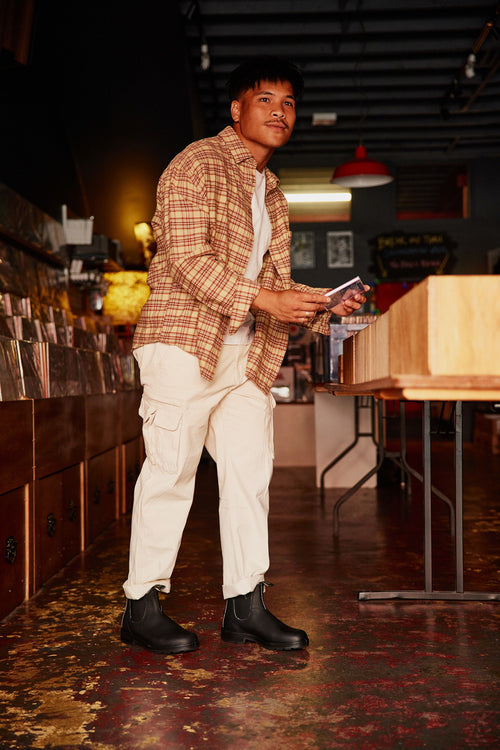 Lifestyle Men 2 image of Blundstone Men's Originals #510 in Black