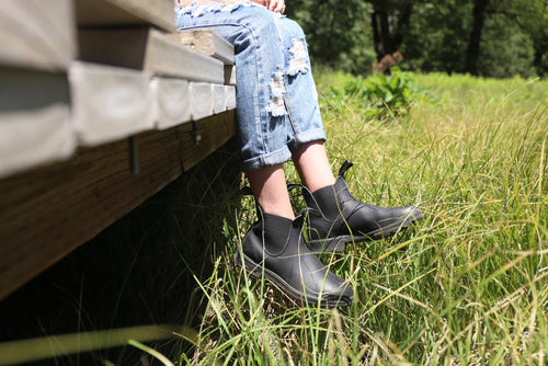 Lifestyle Women 1 image of Blundstone Women's Originals #510 in Black